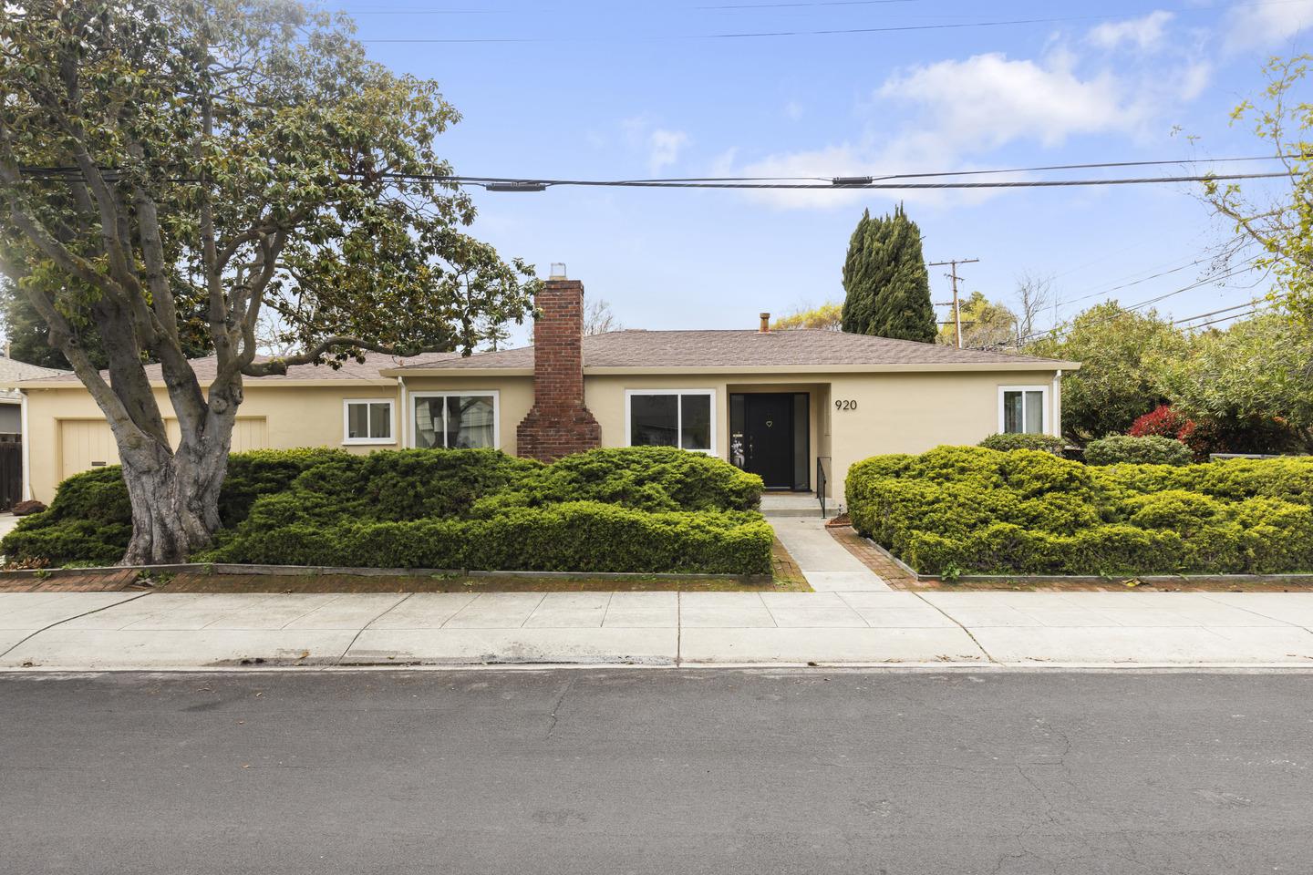 Detail Gallery Image 1 of 1 For 920 Hutchinson Ave, Palo Alto,  CA 94301 - 3 Beds | 1/1 Baths