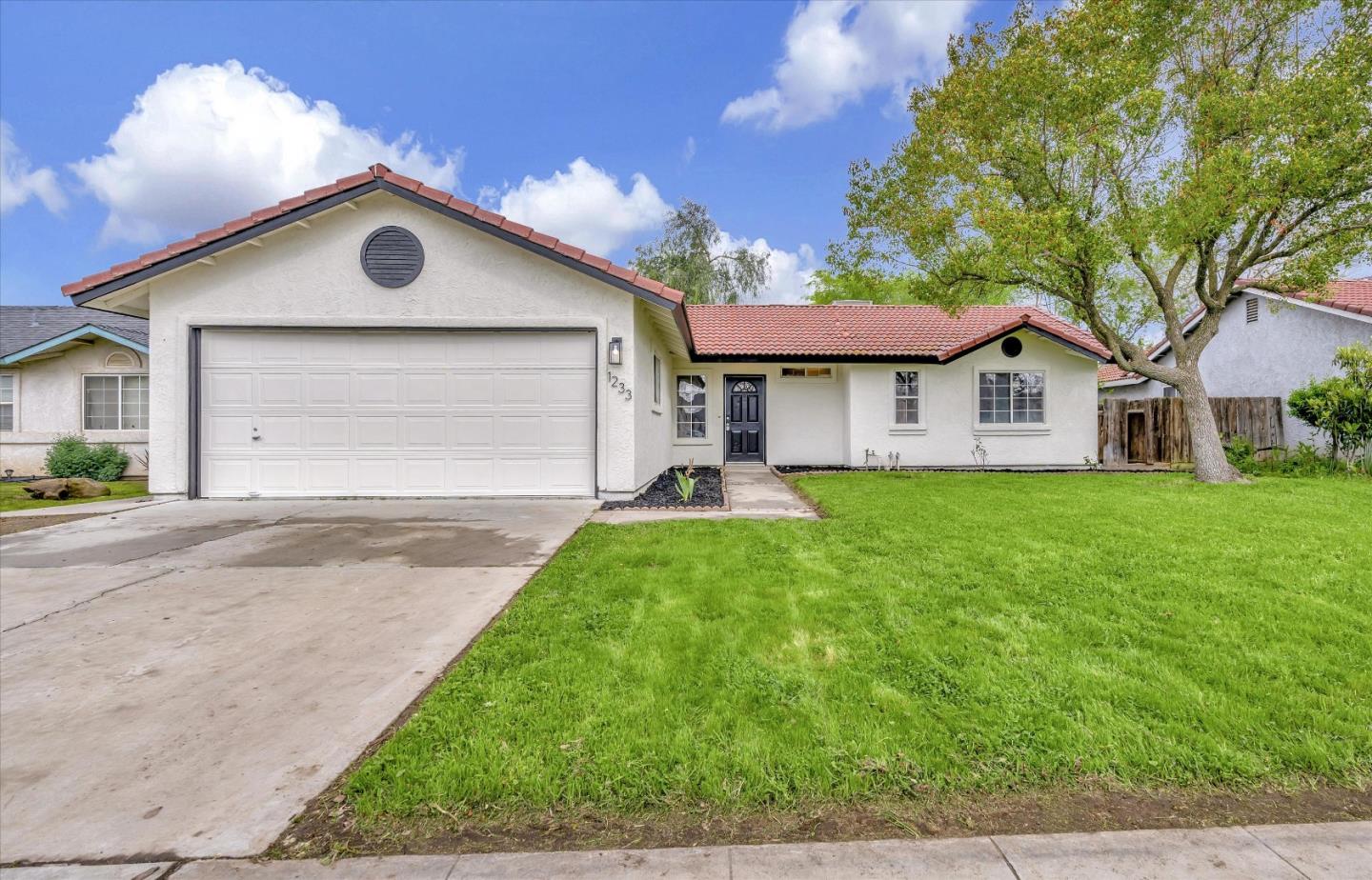 1233 Concord Ave, Madera, CA 93637 photo 2