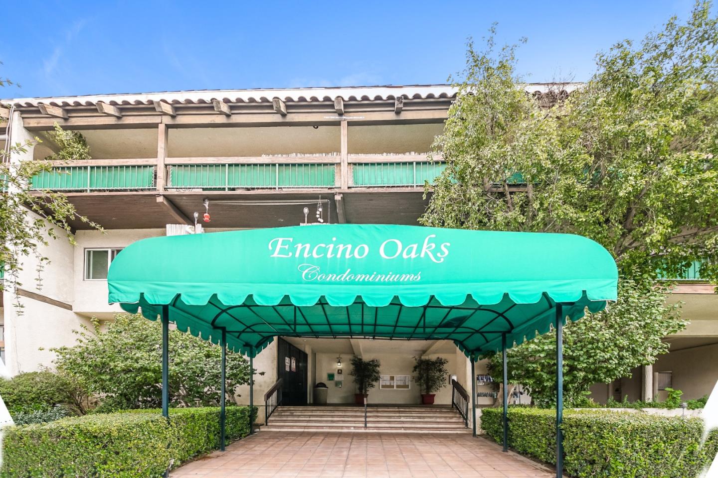 Detail Gallery Image 1 of 1 For 5460 White Oak Ave #G338,  Encino,  CA 91316 - 1 Beds | 1/1 Baths