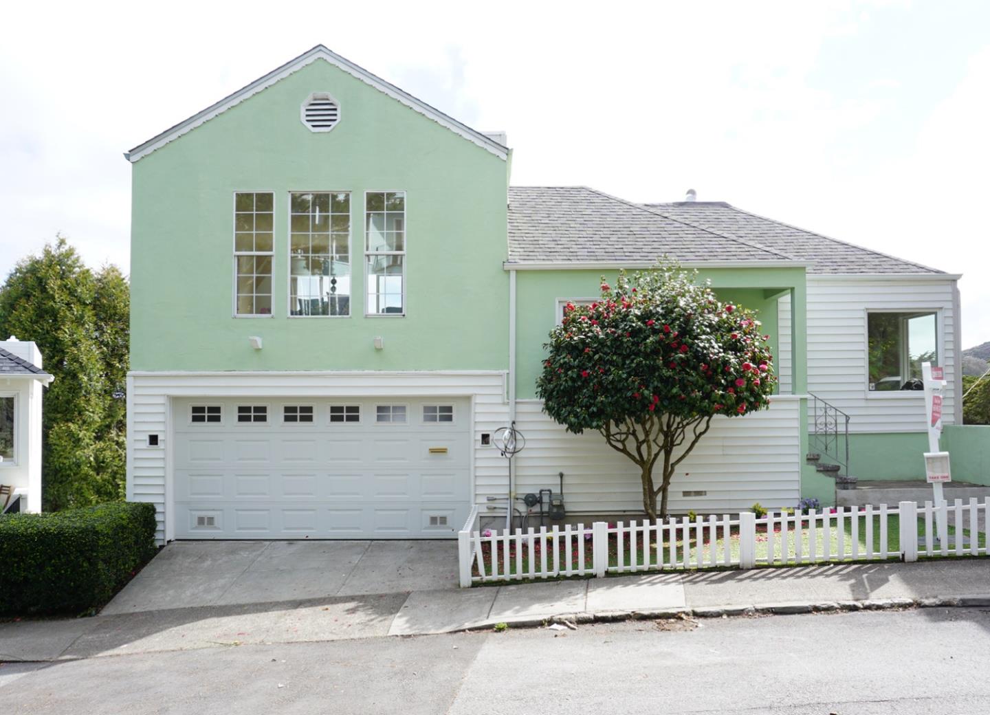 Detail Gallery Image 1 of 1 For 265 Edgehill Way, San Francisco,  CA 94127 - 3 Beds | 2/1 Baths