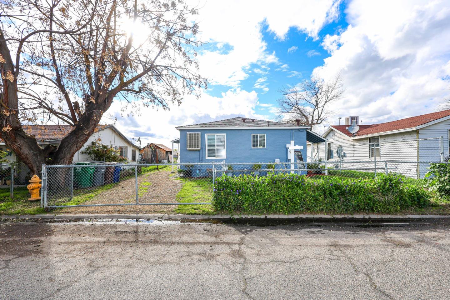 1534 Defender St, Chowchilla, CA 93610 photo 2