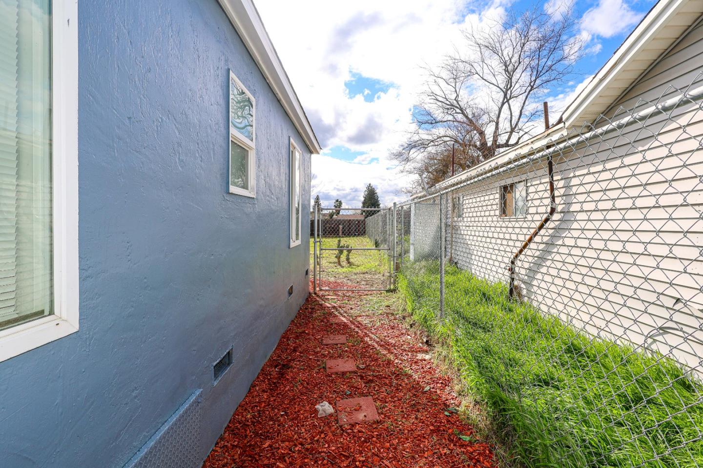 1534 Defender St, Chowchilla, CA 93610 photo 5