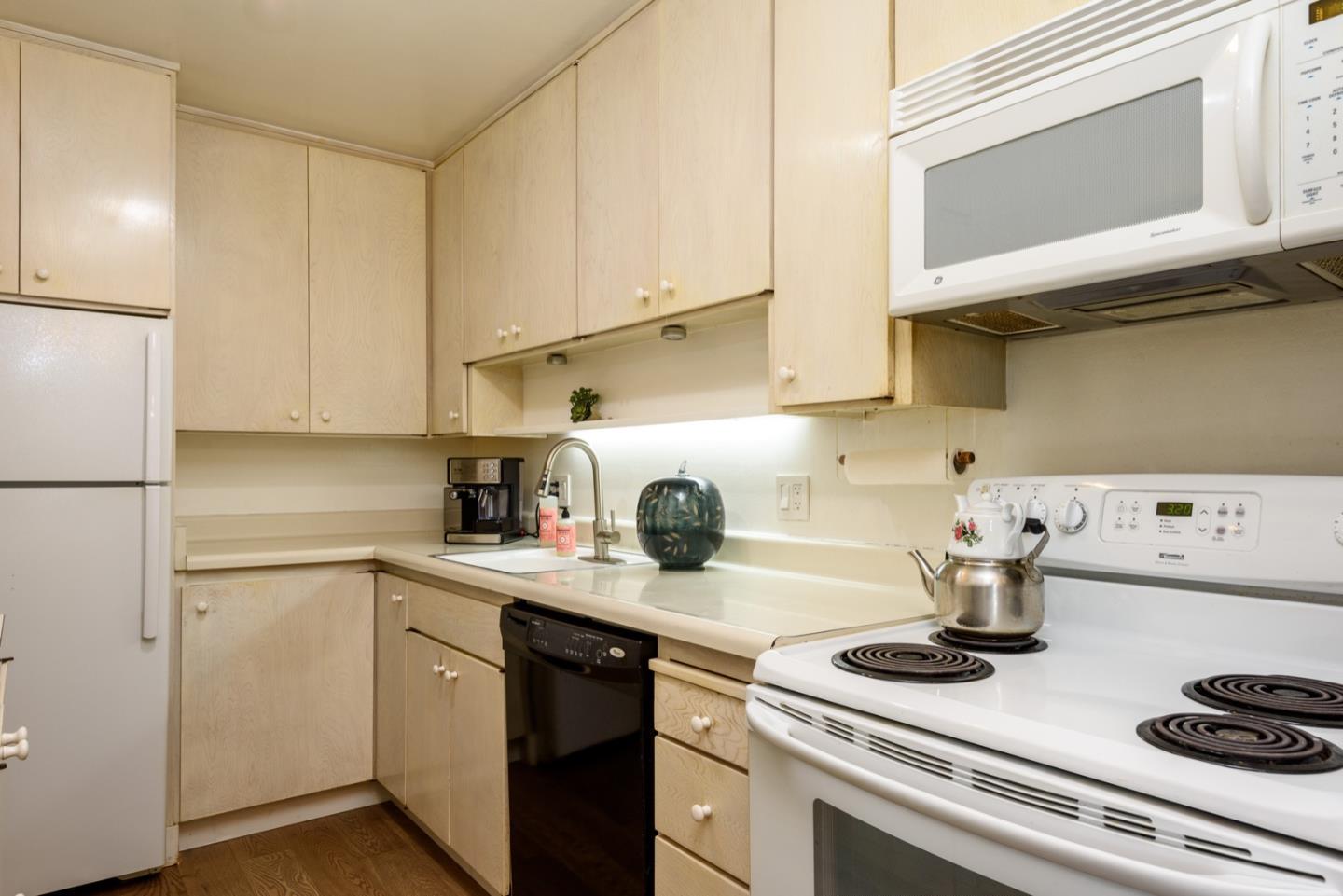 821 N Humboldt St Apt 314, San Mateo, CA 94401 photo 6