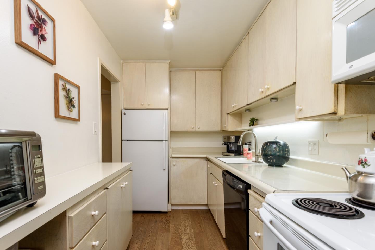 821 N Humboldt St Apt 314, San Mateo, CA 94401 photo 7