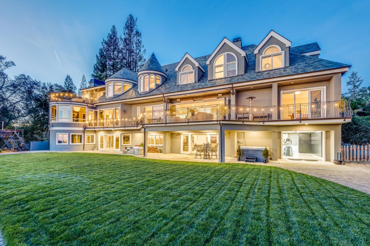 Detail Gallery Image 54 of 76 For 23454 Sunset Dr, Los Gatos,  CA 95033 - 4 Beds | 5/2 Baths