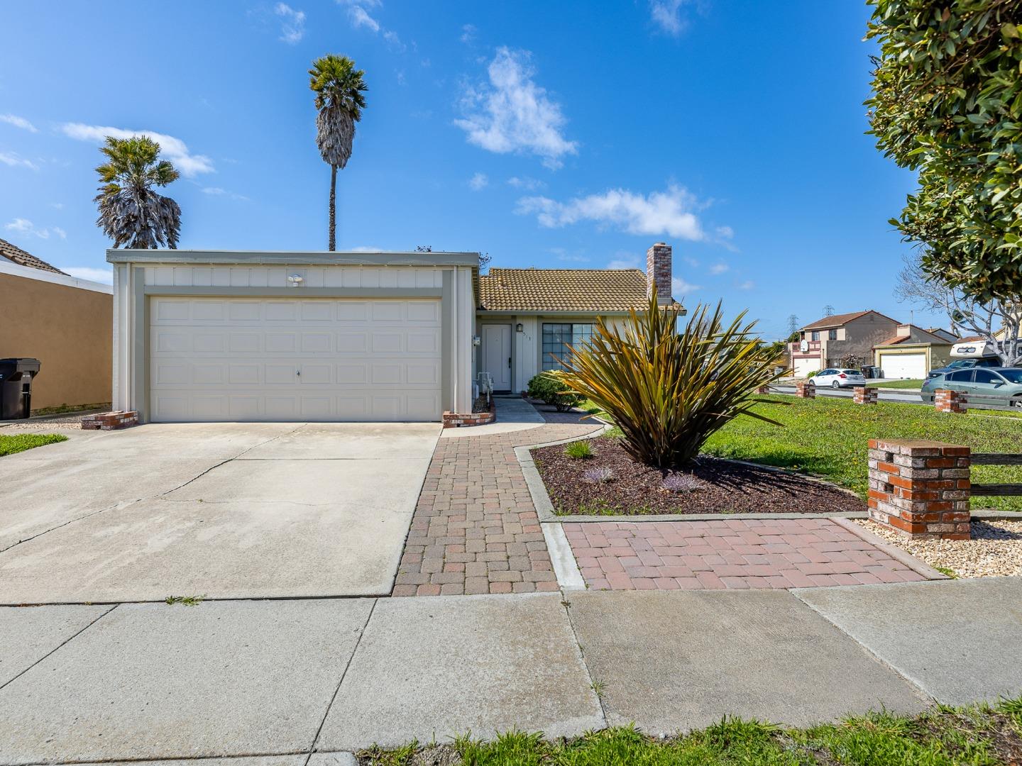 513 Powell St, Salinas, CA 93907 photo 2