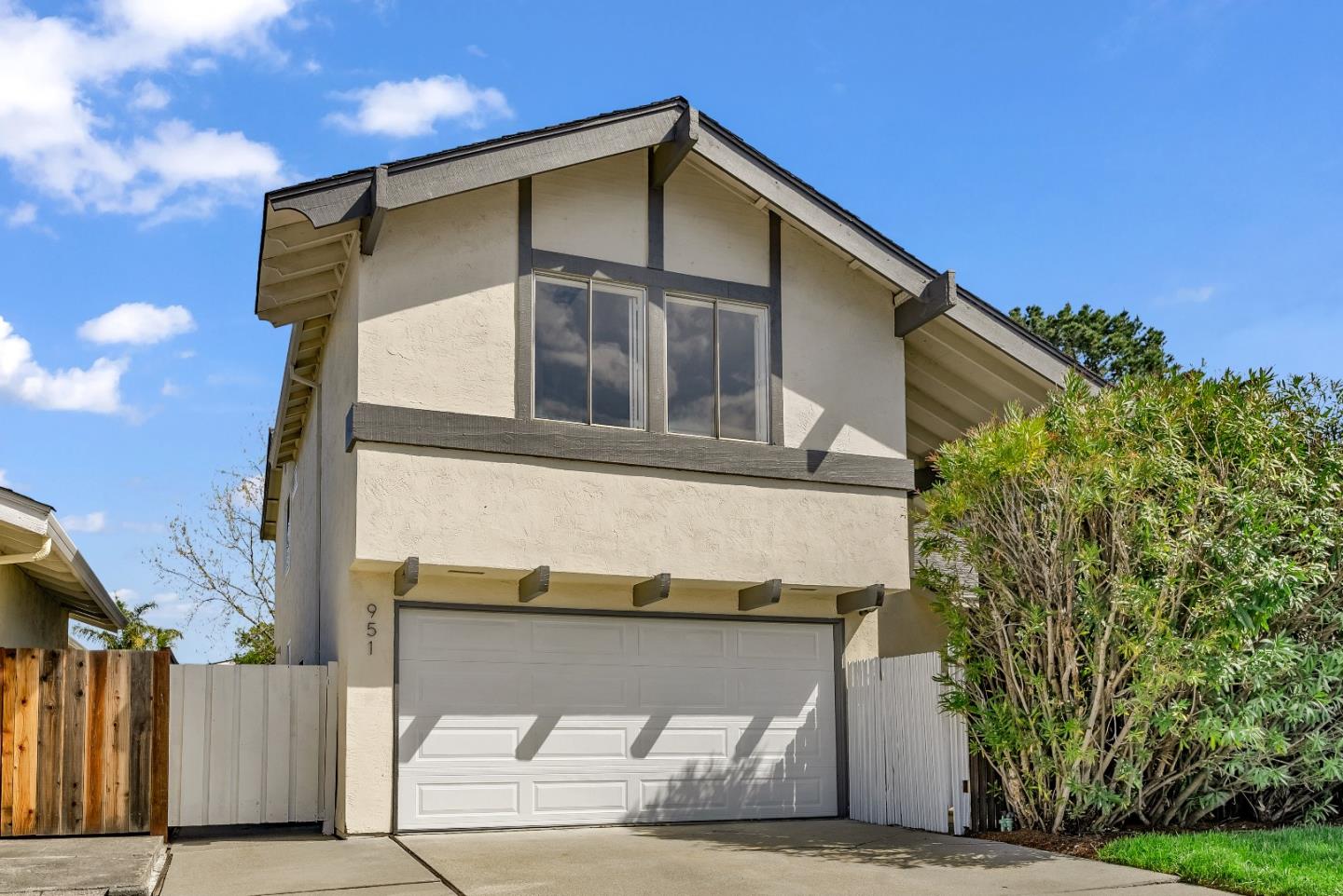 Detail Gallery Image 1 of 1 For 951 Cumberland Ct, Foster City,  CA 94404 - 4 Beds | 2/1 Baths