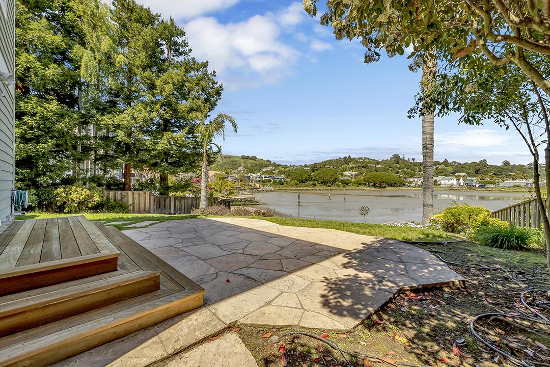 Detail Gallery Image 1 of 1 For 523 San Pedro Cv, San Rafael,  CA 94901 - 4 Beds | 3 Baths