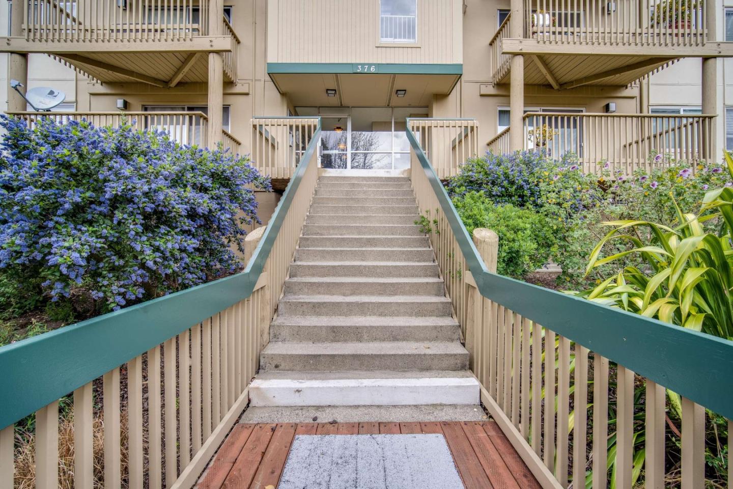 Detail Gallery Image 1 of 1 For 376 Imperial Way #113,  Daly City,  CA 94015 - 1 Beds | 1 Baths