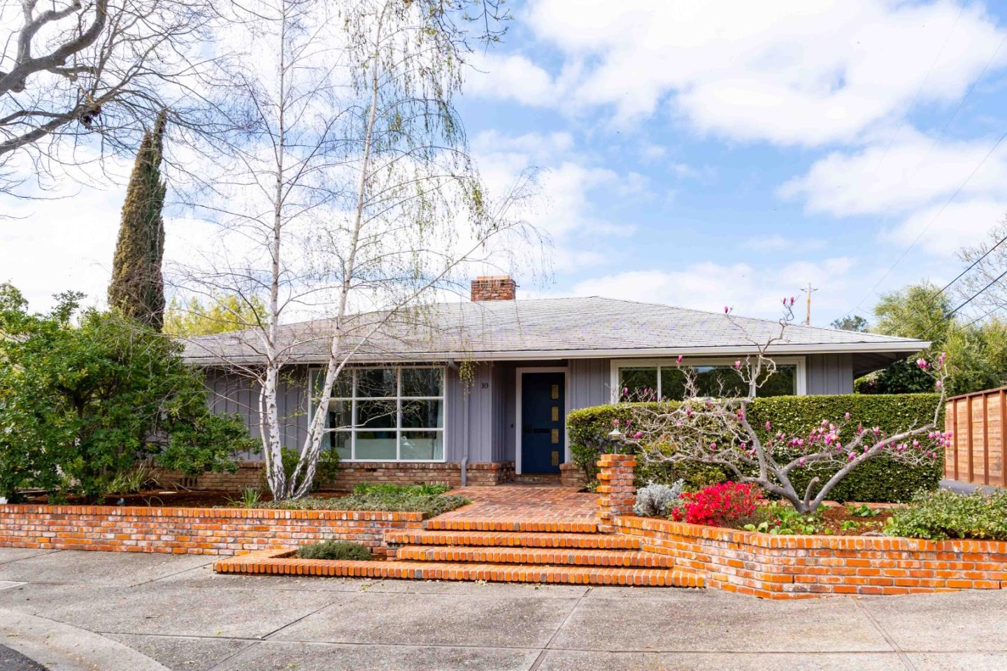 Detail Gallery Image 1 of 1 For 10 Cathy Pl, Menlo Park,  CA 94025 - 3 Beds | 2 Baths