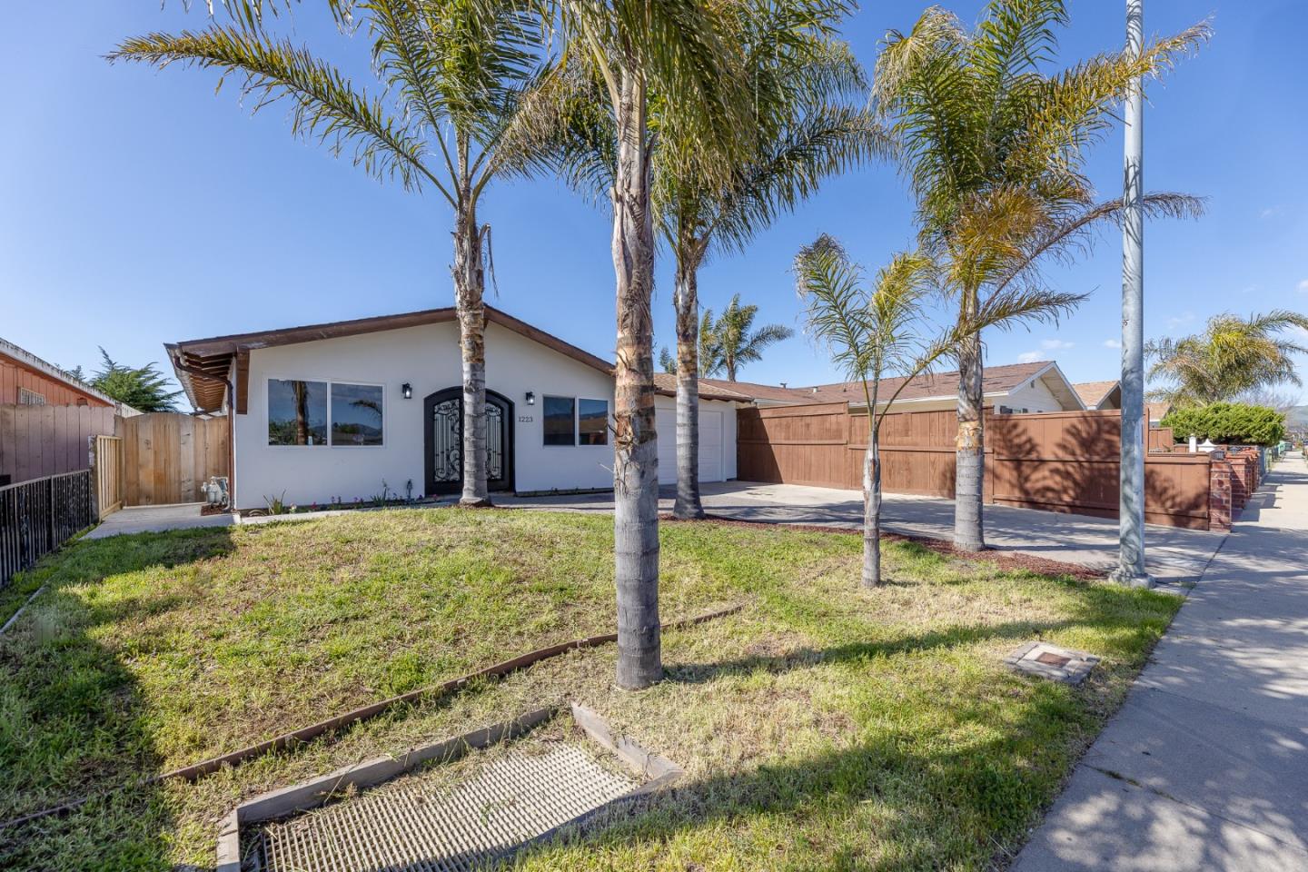 1223 Nogal Dr, Salinas, CA 93905 photo 2