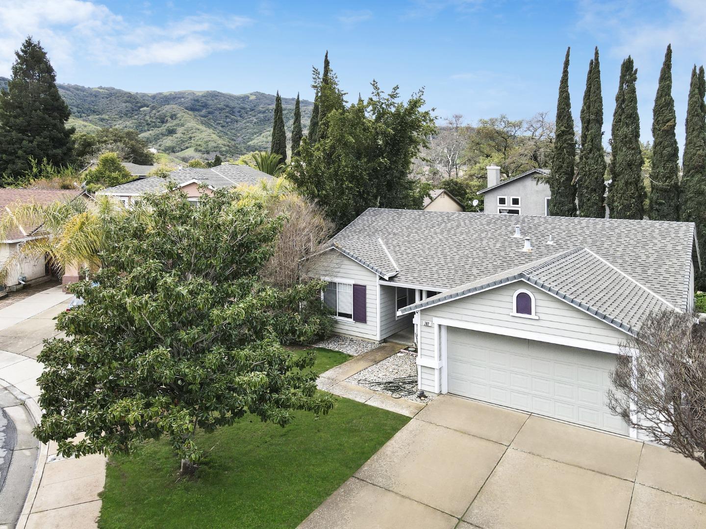 Detail Gallery Image 1 of 1 For 787 Vinca Ct, Gilroy,  CA 95020 - 3 Beds | 2 Baths