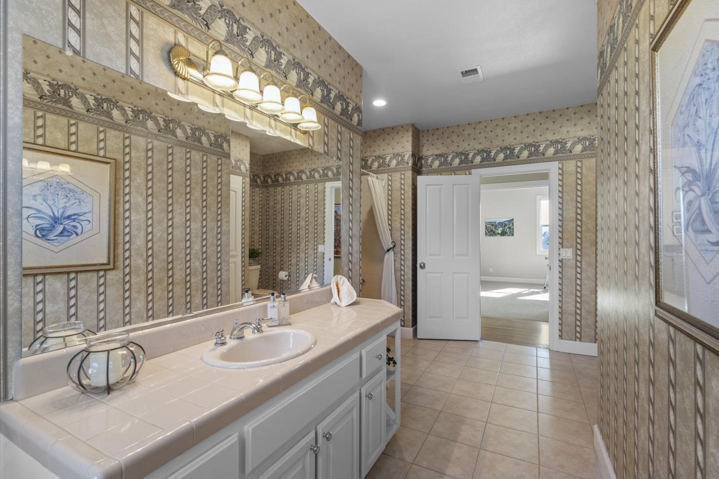 Detail Gallery Image 44 of 54 For 9571 via Del Oro, Gilroy,  CA 95020 - 4 Beds | 4/1 Baths