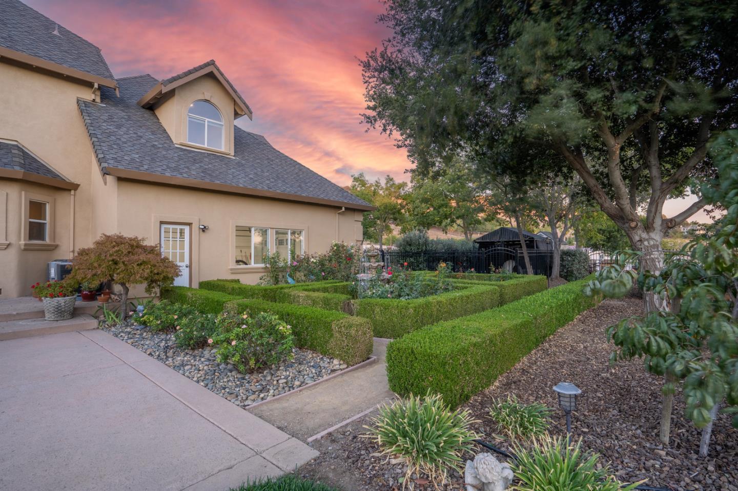 Detail Gallery Image 51 of 54 For 9571 via Del Oro, Gilroy,  CA 95020 - 4 Beds | 4/1 Baths