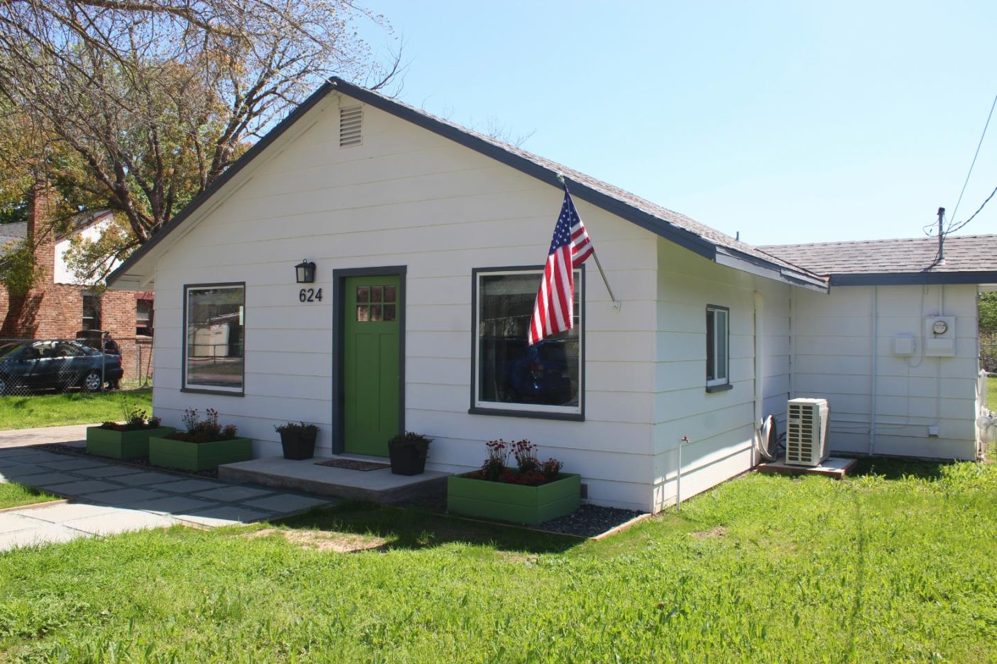 Detail Gallery Image 1 of 1 For 624 L St, Rio Linda,  CA 95673 - 2 Beds | 1 Baths