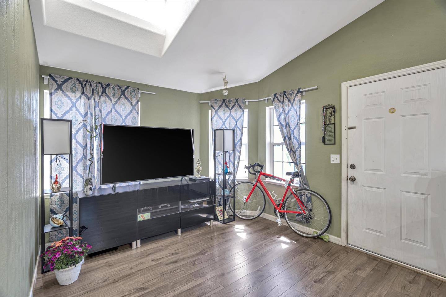 Detail Gallery Image 8 of 34 For 2135 Little Orchard St #56,  San Jose,  CA 95125 - 3 Beds | 2 Baths