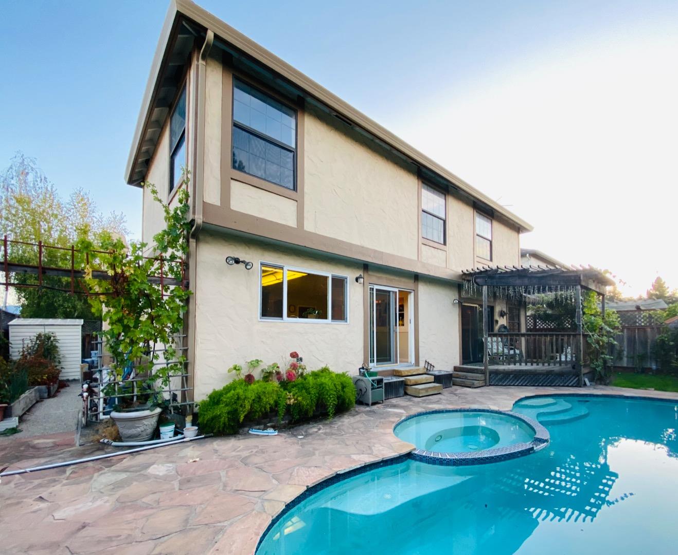 Detail Gallery Image 5 of 19 For 7613 Dumas Dr, Cupertino,  CA 95014 - 4 Beds | 3 Baths