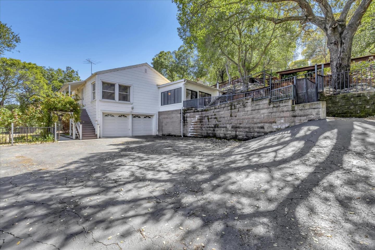 Detail Gallery Image 1 of 1 For 15116 Blossom Hill Rd, Los Gatos,  CA 95032 - 3 Beds | 1 Baths