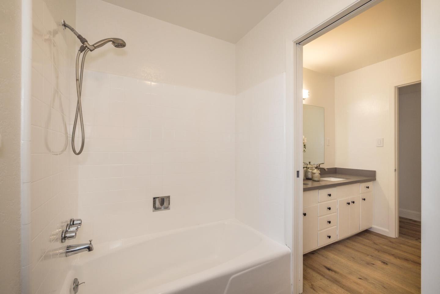 Detail Gallery Image 23 of 33 For 891 Moana Ct, Palo Alto,  CA 94306 - 4 Beds | 2 Baths