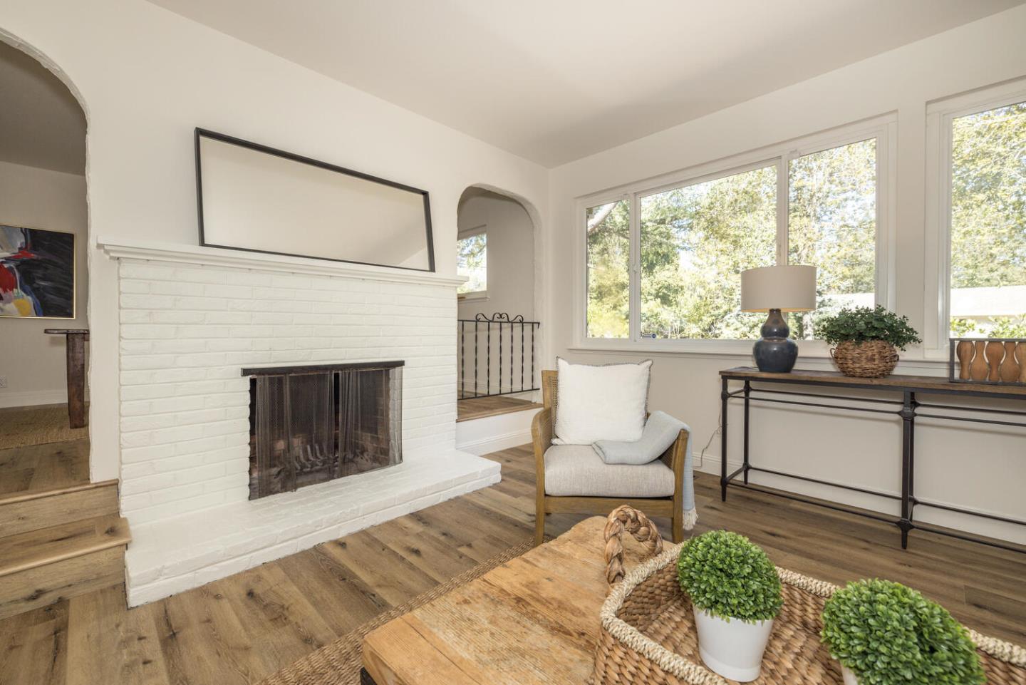 Detail Gallery Image 6 of 33 For 891 Moana Ct, Palo Alto,  CA 94306 - 4 Beds | 2 Baths