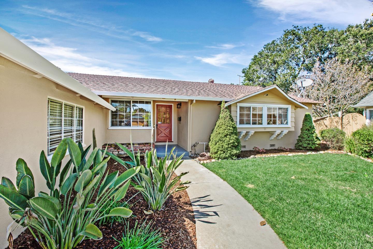 Detail Gallery Image 1 of 1 For 158 Holland Ct, Mountain View,  CA 94040 - 3 Beds | 2 Baths