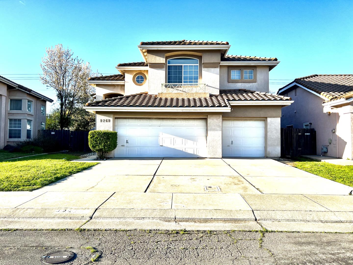 Detail Gallery Image 1 of 1 For 9269 Little Creek Cir, Stockton,  CA 95210 - 4 Beds | 2/1 Baths