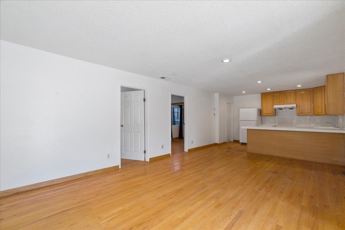 Detail Gallery Image 5 of 9 For 536 Hawthorn Ave, Sunnyvale,  CA 94086 - 2 Beds | 1 Baths