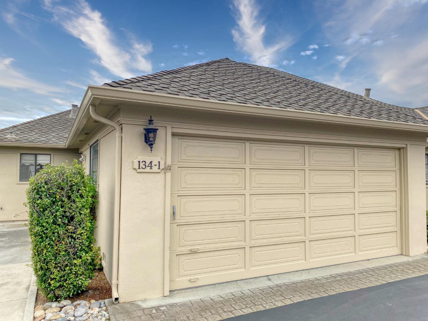 Detail Gallery Image 1 of 1 For 134 Nissen Rd #1,  Salinas,  CA 93901 - 3 Beds | 2 Baths