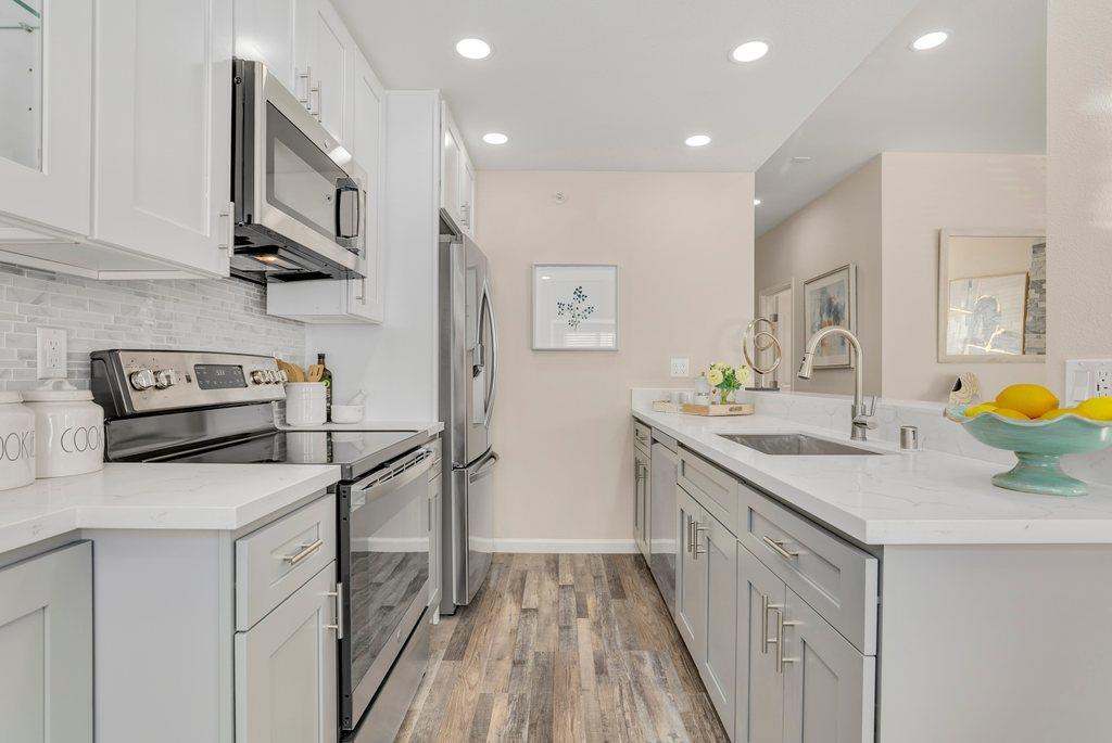 Detail Gallery Image 16 of 56 For 25 Mcaker Ct #118,  San Mateo,  CA 94403 - 3 Beds | 2/1 Baths
