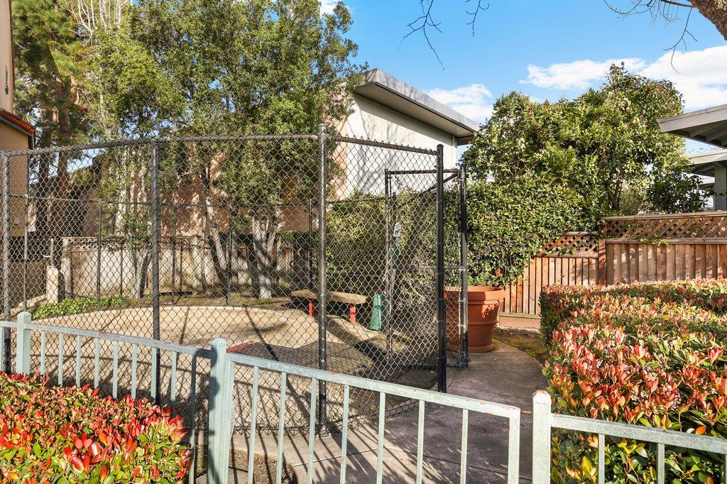 Detail Gallery Image 51 of 56 For 25 Mcaker Ct #118,  San Mateo,  CA 94403 - 3 Beds | 2/1 Baths