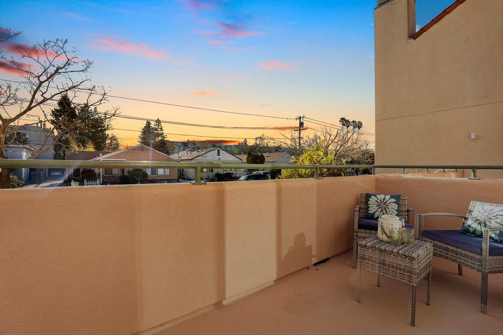 Detail Gallery Image 6 of 56 For 25 Mcaker Ct #118,  San Mateo,  CA 94403 - 3 Beds | 2/1 Baths