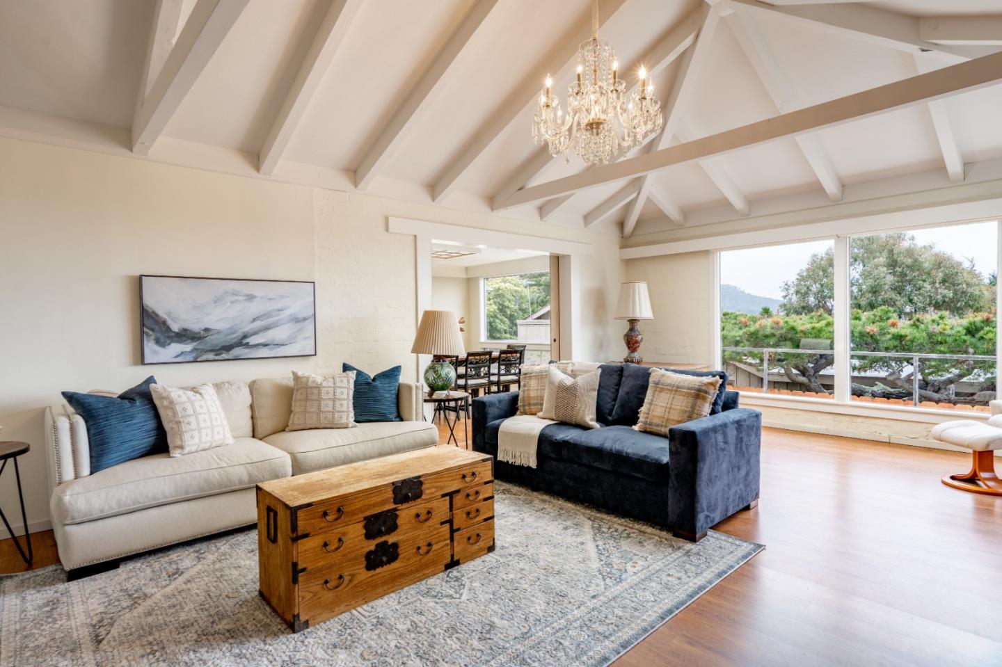 Detail Gallery Image 8 of 26 For 26195 Mesa Dr, Carmel,  CA 93923 - 3 Beds | 4 Baths