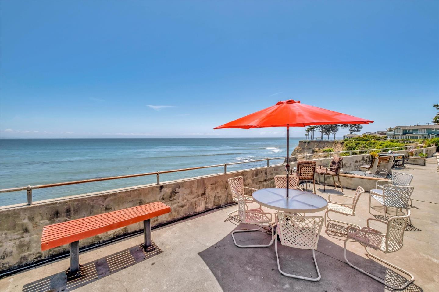 Detail Gallery Image 1 of 1 For 4800 Opal Cliff Dr #101,  Capitola,  CA 95010 - 1 Beds | 1 Baths
