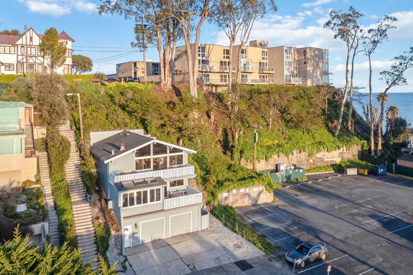 Detail Gallery Image 1 of 1 For 190 El Camino Medio St, Capitola,  CA 95010 - 4 Beds | 2 Baths