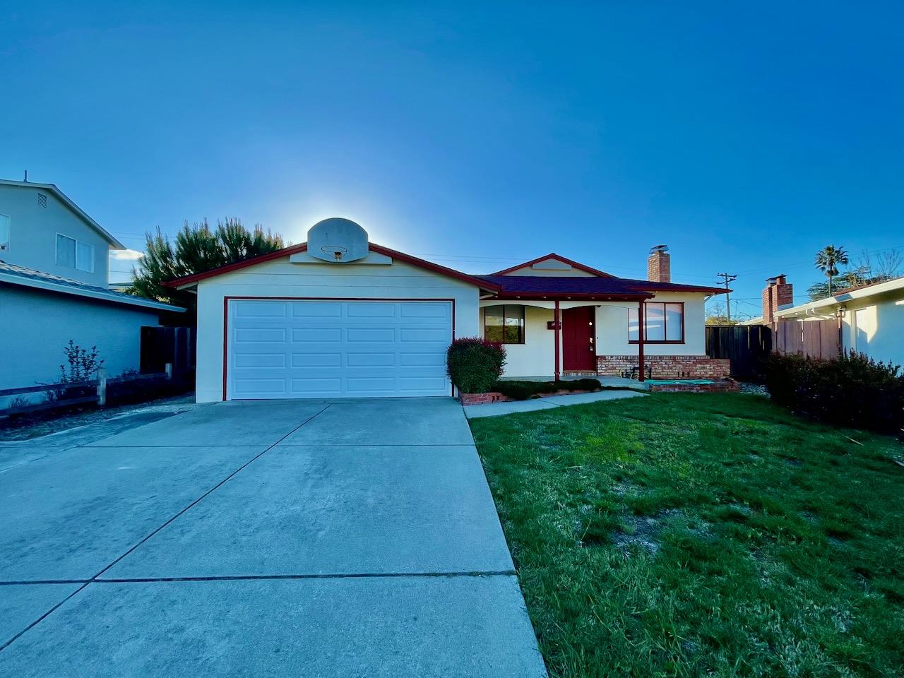 Detail Gallery Image 1 of 1 For 7583 Lockford Ct, Cupertino,  CA 95014 - 3 Beds | 2 Baths