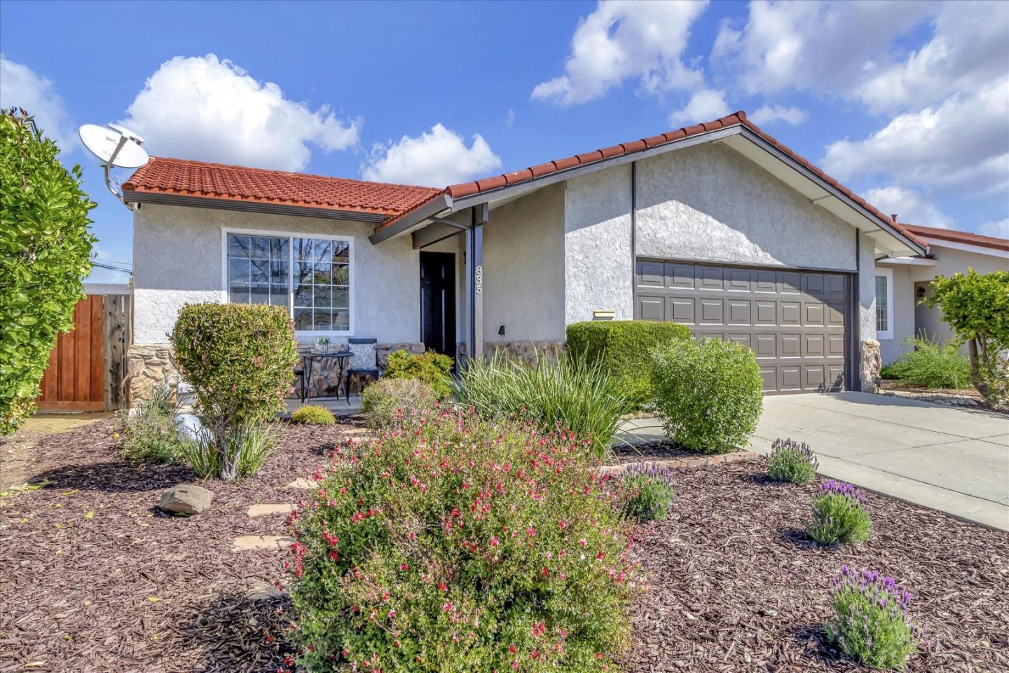 Detail Gallery Image 1 of 1 For 835 Sunnyarbor Ct, Campbell,  CA 95008 - 3 Beds | 2 Baths