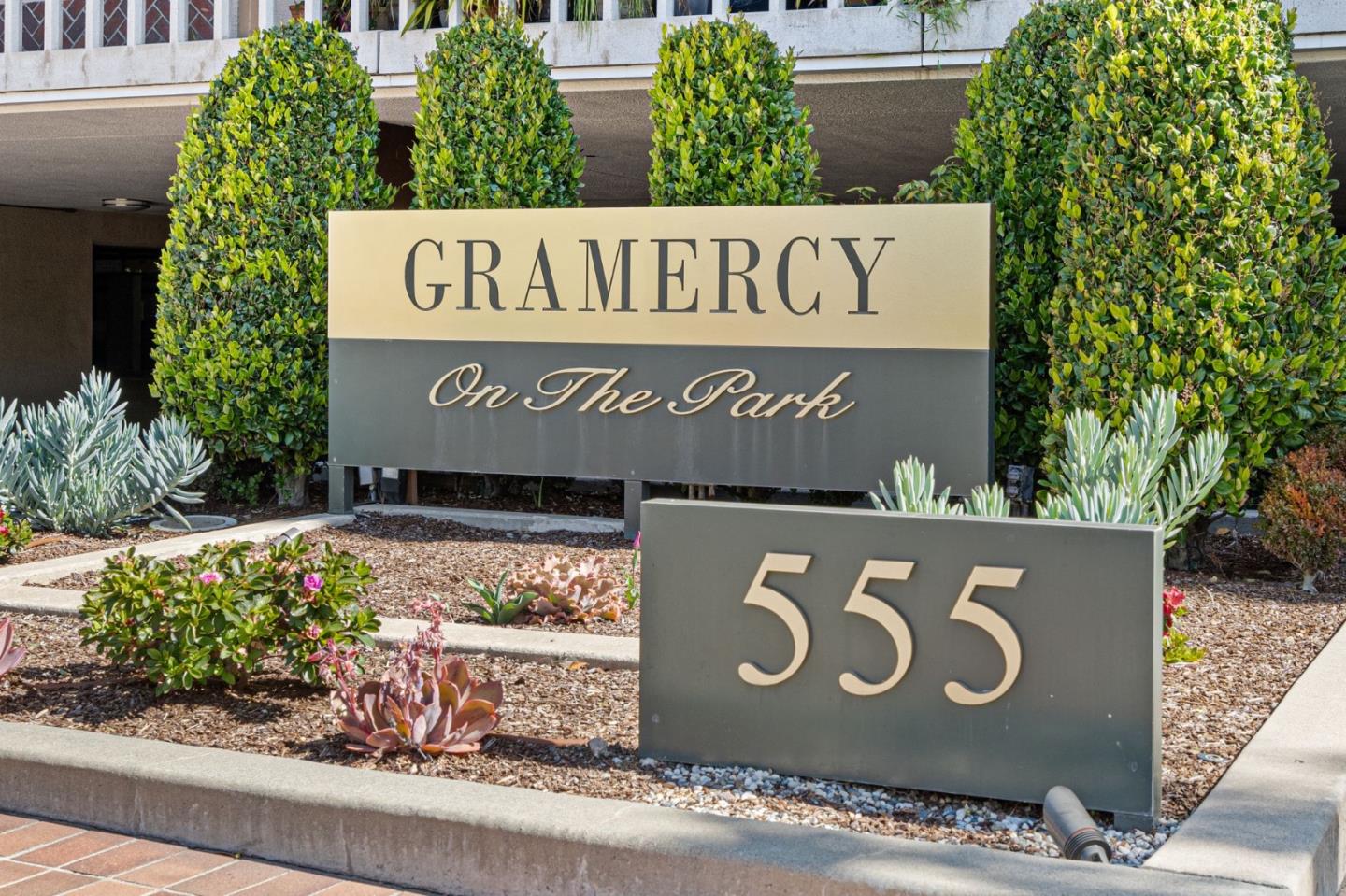 Detail Gallery Image 1 of 1 For 555 Laurel Ave #117,  San Mateo,  CA 94401 - 4 Beds | 3 Baths