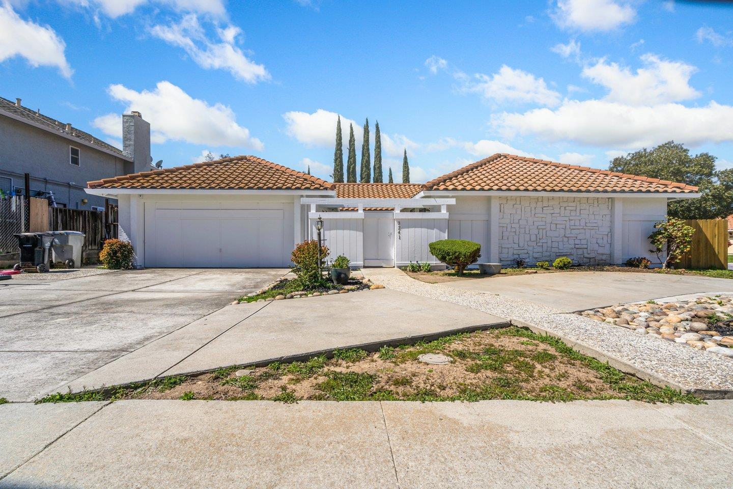 Detail Gallery Image 1 of 1 For 3241 Talathy Way, San Jose,  CA 95135 - 6 Beds | 3 Baths