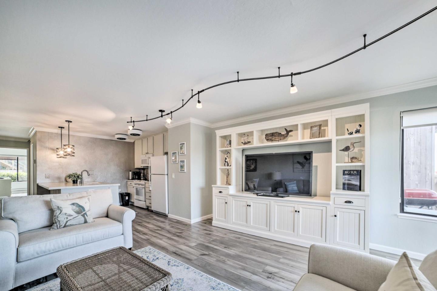 Detail Gallery Image 1 of 1 For 125 Surf Way #332,  Monterey,  CA 93940 - 1 Beds | 1 Baths