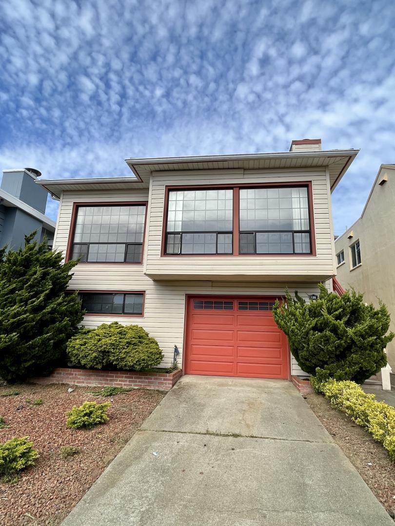 Detail Gallery Image 1 of 1 For 128 Avalon Dr, Daly City,  CA 94015 - 3 Beds | 1 Baths