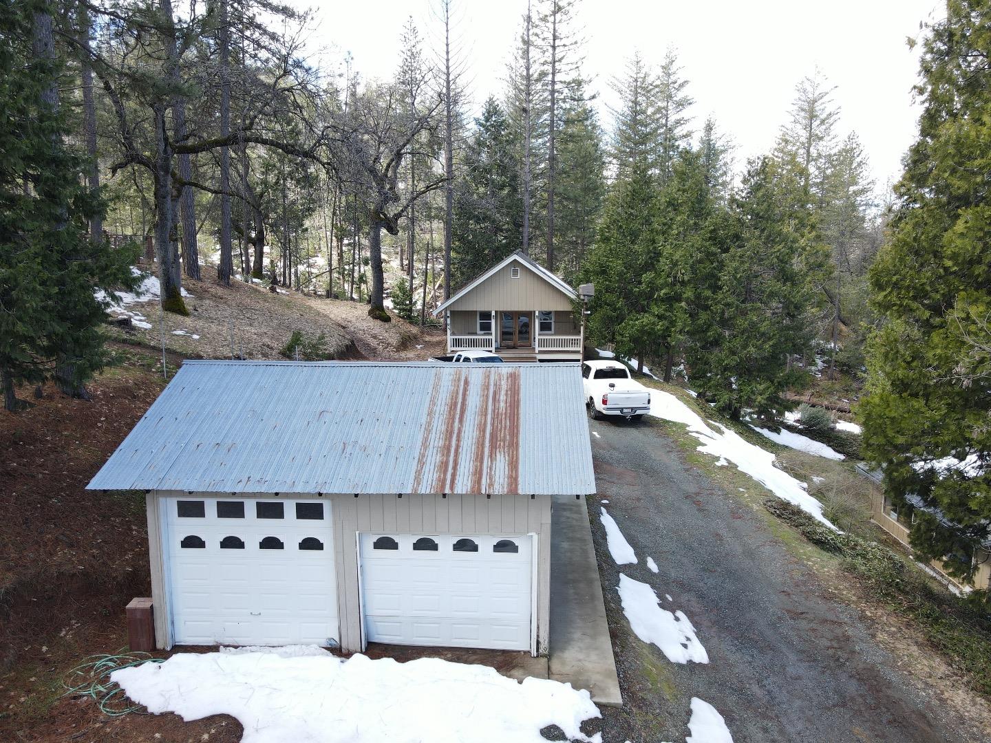 Detail Gallery Image 3 of 16 For 20865 State Highway 120, Groveland,  CA 95321 - 3 Beds | 2 Baths