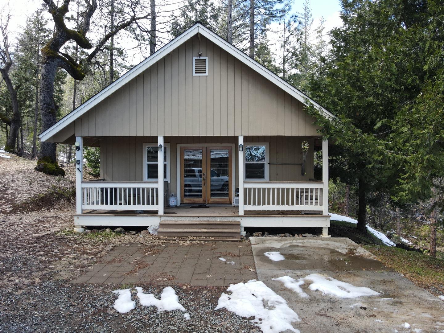 Detail Gallery Image 4 of 16 For 20865 State Highway 120, Groveland,  CA 95321 - 3 Beds | 2 Baths