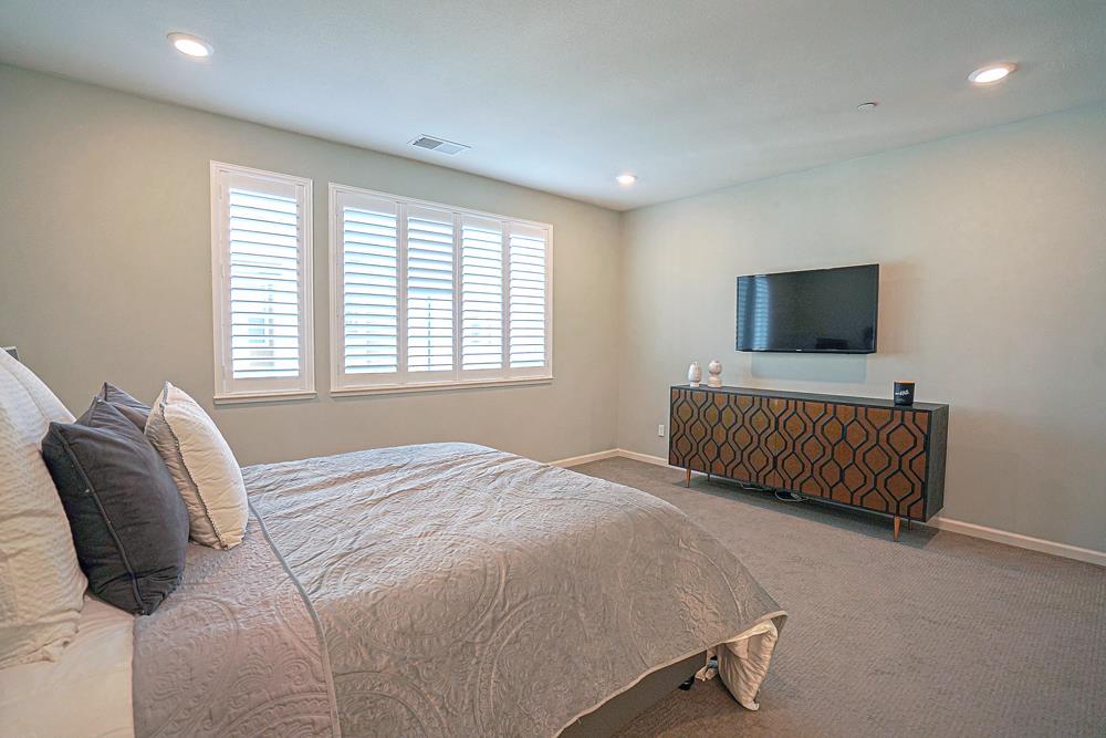 Detail Gallery Image 21 of 26 For 1292 Milkweed St, Milpitas,  CA 95035 - 3 Beds | 3/1 Baths