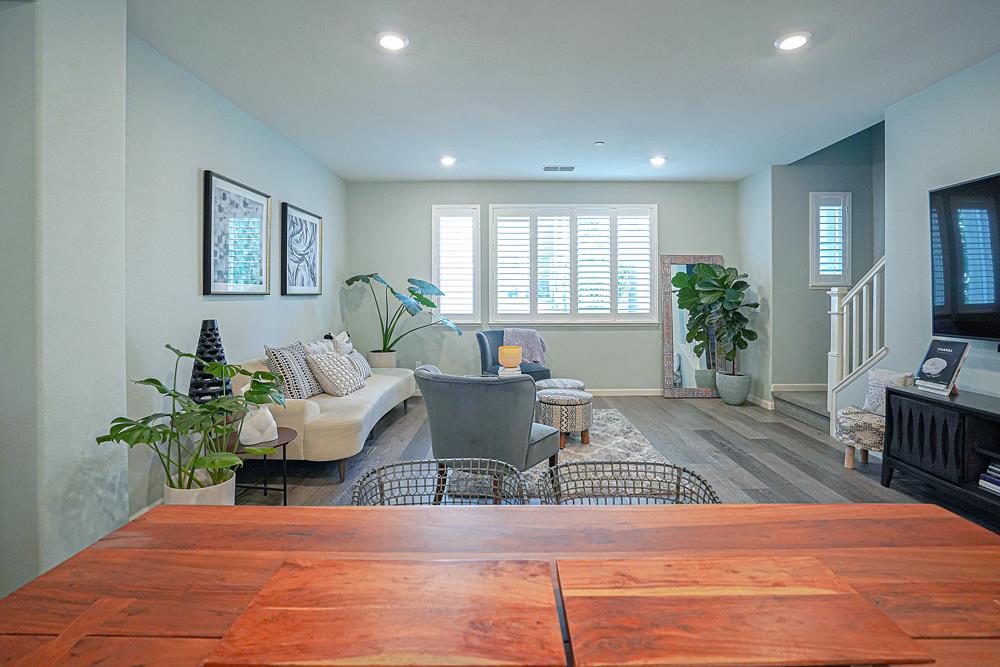 Detail Gallery Image 9 of 26 For 1292 Milkweed St, Milpitas,  CA 95035 - 3 Beds | 3/1 Baths