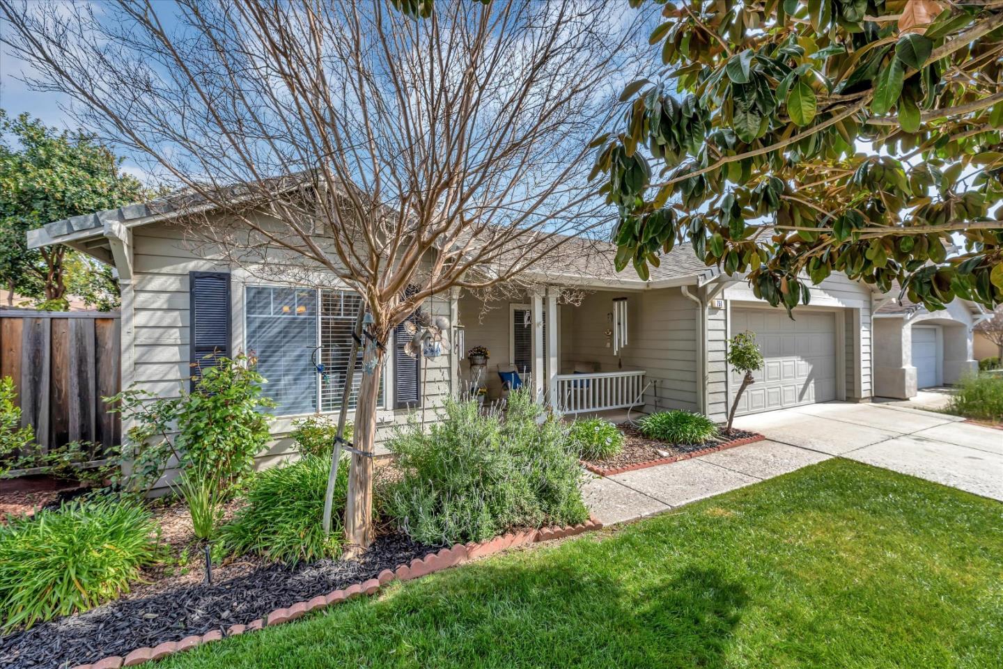 Detail Gallery Image 1 of 1 For 751 Vinca Ct, Gilroy,  CA 95020 - 4 Beds | 2 Baths