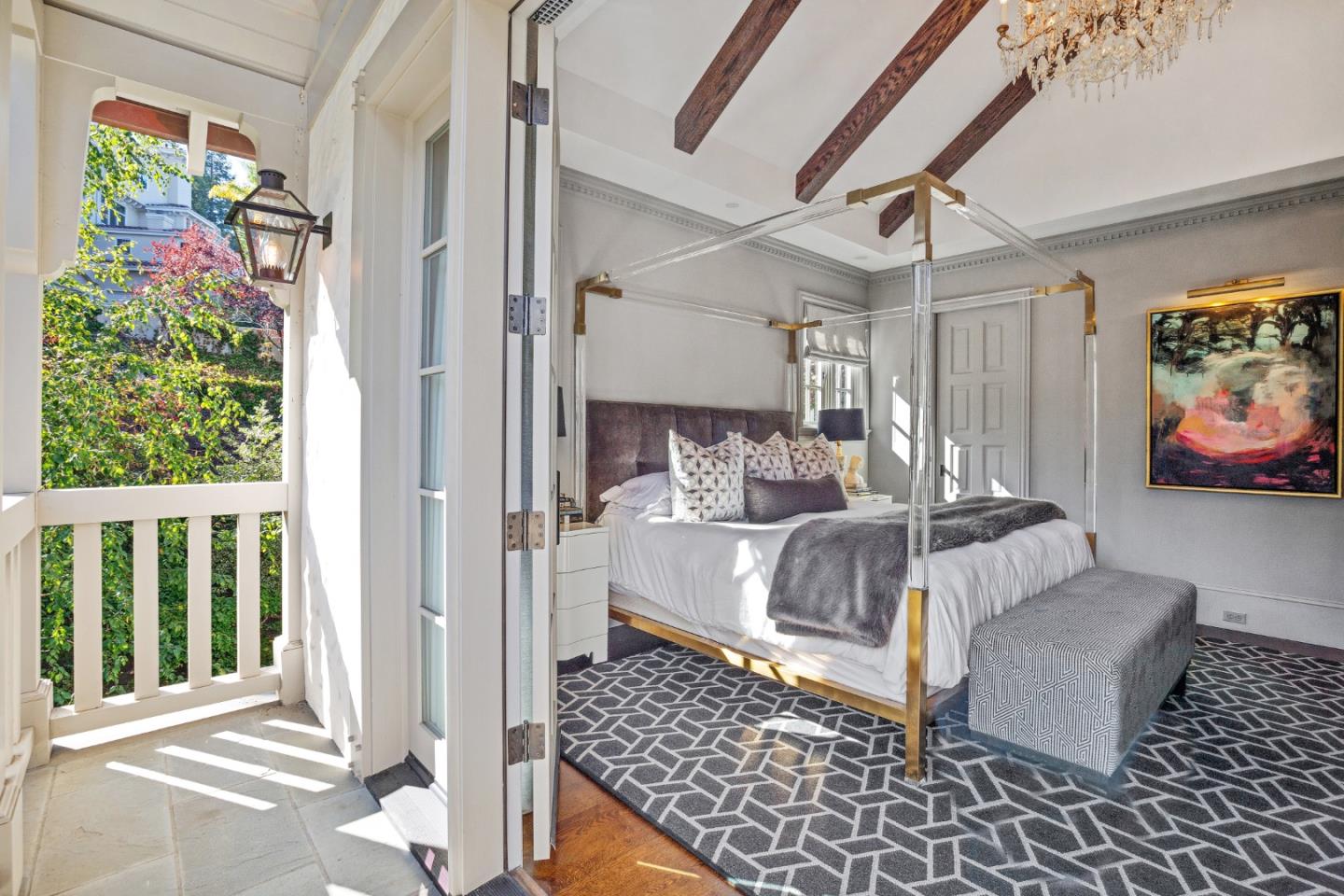 Detail Gallery Image 57 of 157 For 2415 Summit Dr, Hillsborough,  CA 94010 - 4 Beds | 3/1 Baths