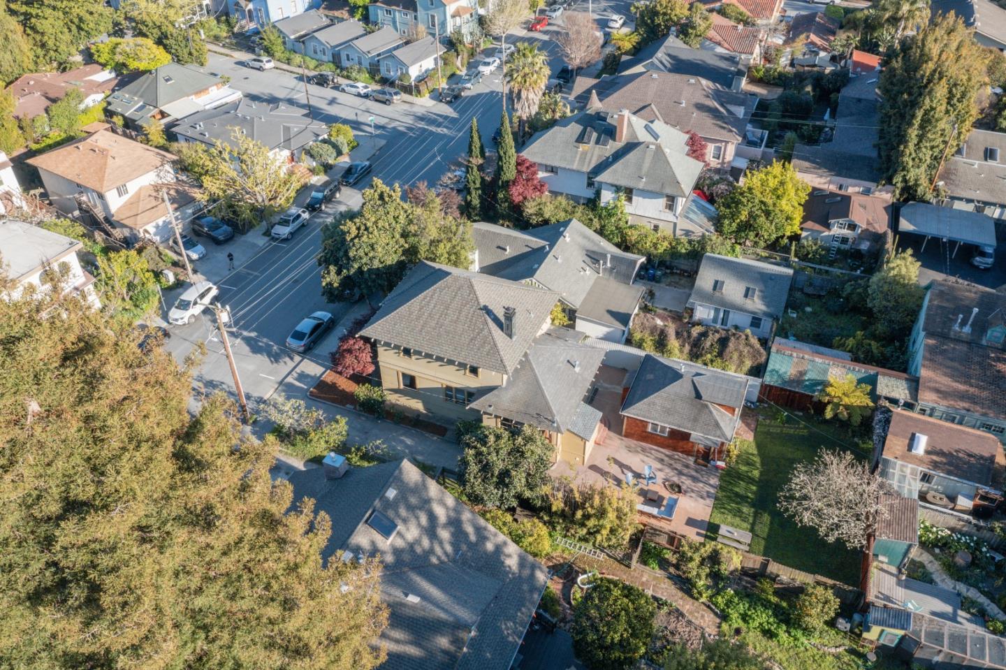 Detail Gallery Image 68 of 71 For 609 Washington St, Santa Cruz,  CA 95060 - 6 Beds | 3/1 Baths