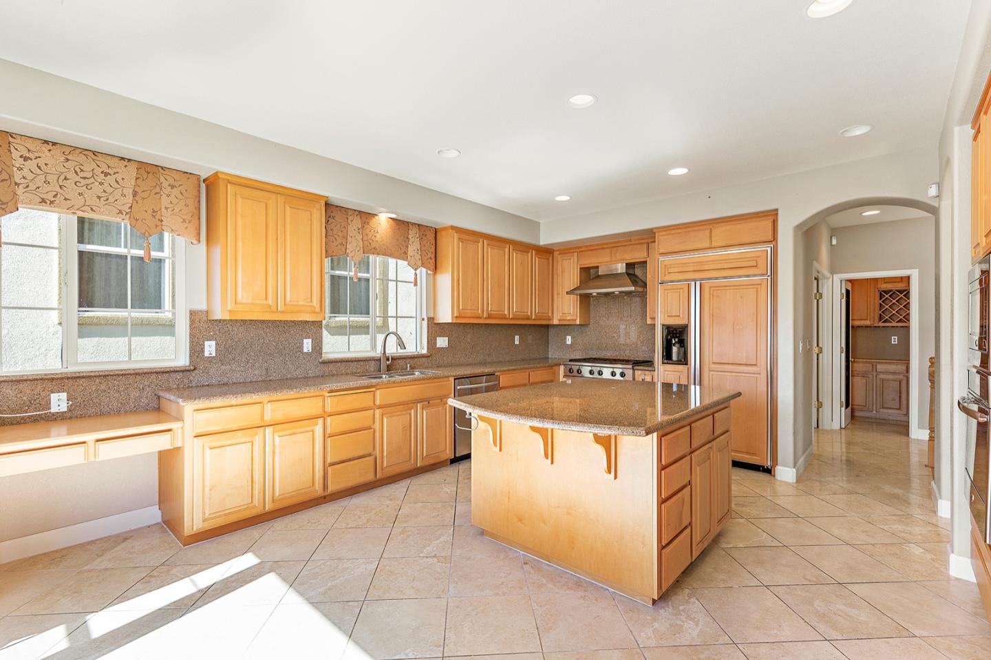 Detail Gallery Image 29 of 80 For 107 Bayview Dr, South San Francisco,  CA 94080 - 5 Beds | 4/1 Baths