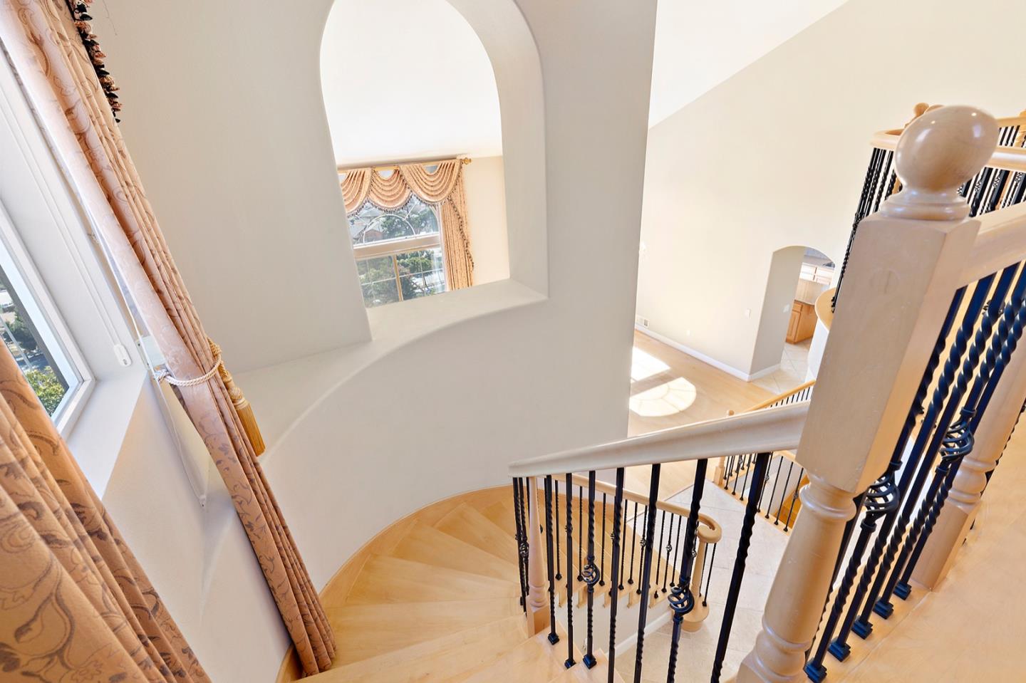 Detail Gallery Image 52 of 80 For 107 Bayview Dr, South San Francisco,  CA 94080 - 5 Beds | 4/1 Baths