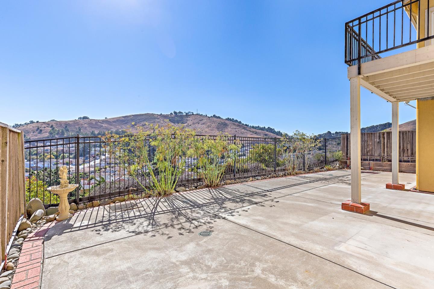 Detail Gallery Image 9 of 80 For 107 Bayview Dr, South San Francisco,  CA 94080 - 5 Beds | 4/1 Baths
